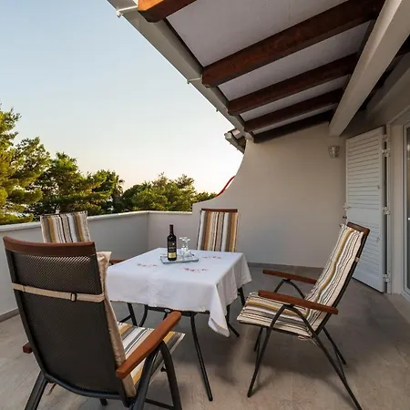 Aumari Apartment *